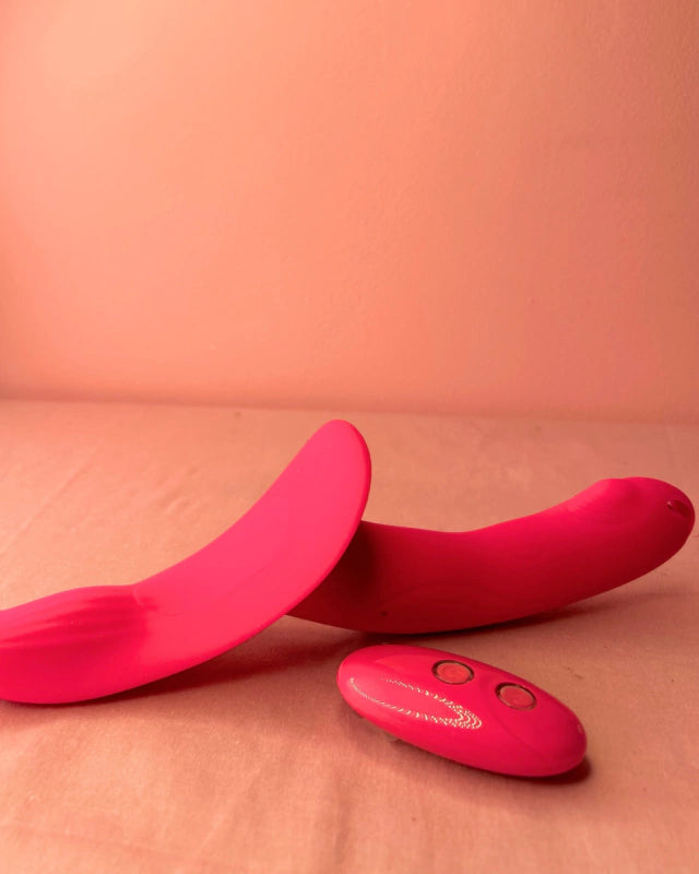 Vibrador Strapon Cinta Extreme com calcinha e controle remoto - Frete Grátis